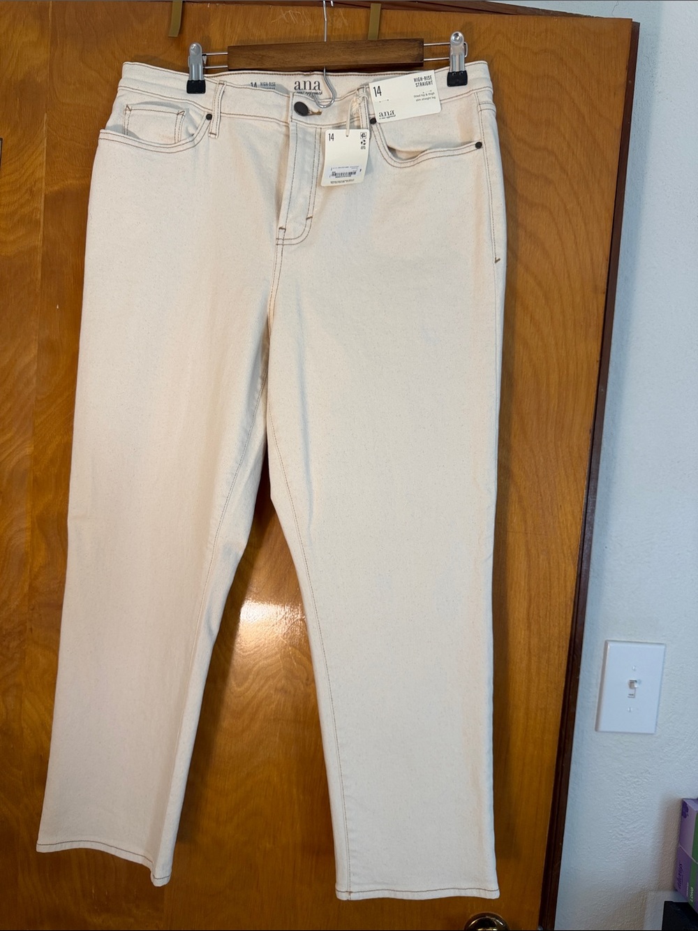 a.n.a Women's Straight Leg Jeans in Cream